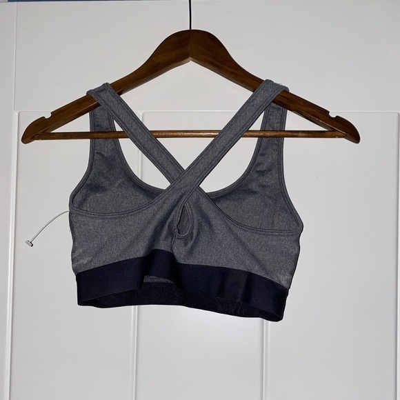 Under Amour Sports Crossover Strap Low Impact Gray Bra Women M Athletic Workout‎ - Picture 3 of 6
